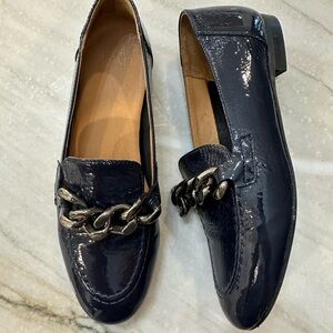 Donald Pliner Nolin Navy Patent Leathet Chain detailed Loafer Flats size 6